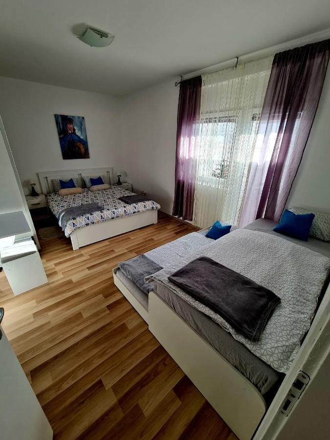 Apartment Pemper - Self Check In And Check Out Otočac Exterior foto