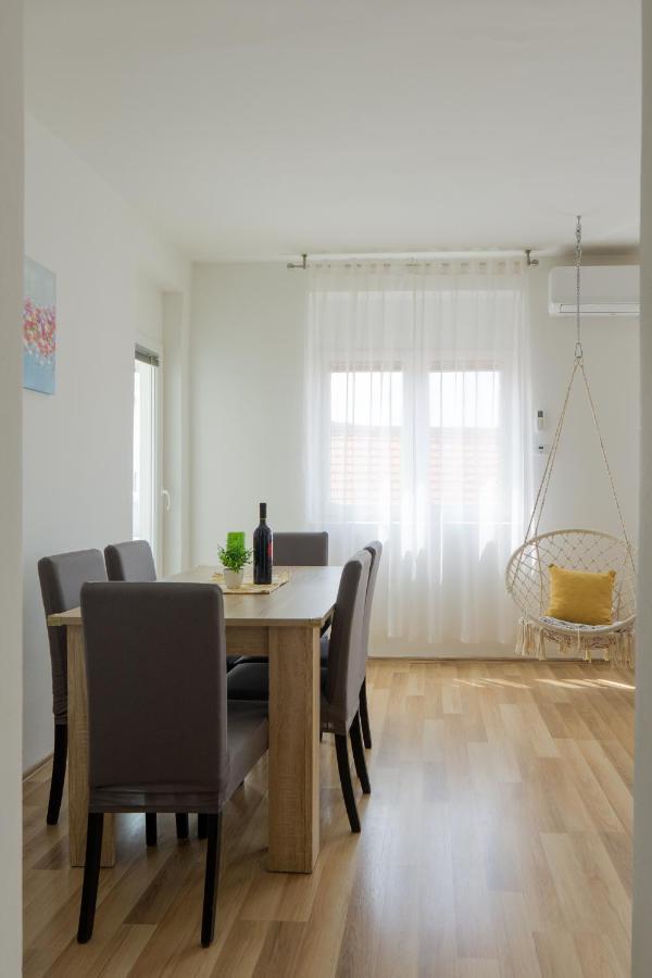 Apartment Pemper - Self Check In And Check Out Otočac Exterior foto