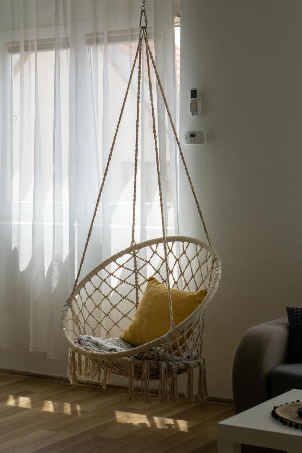 Apartment Pemper - Self Check In And Check Out Otočac Exterior foto
