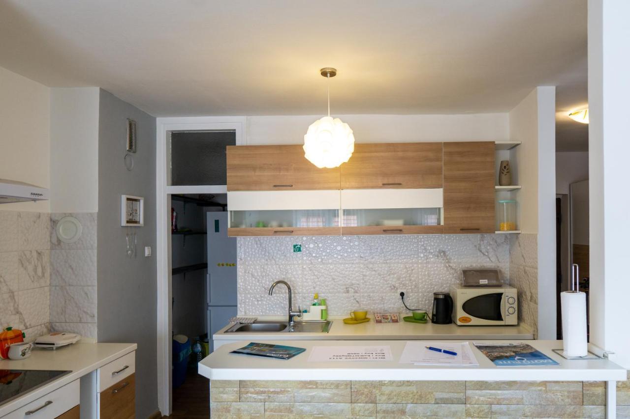 Apartment Pemper - Self Check In And Check Out Otočac Exterior foto